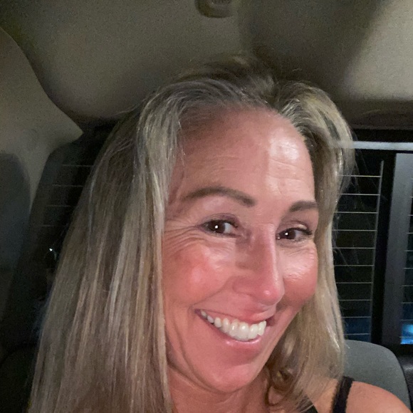 Meet your Posher, Tina - Picture 1 of 1